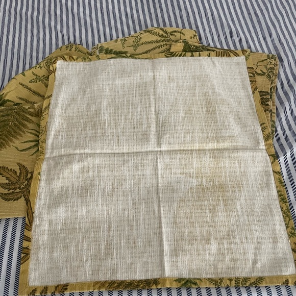 8 heavy duty napkins. Washed but never used. Used for decor only. - Picture 3 of 3